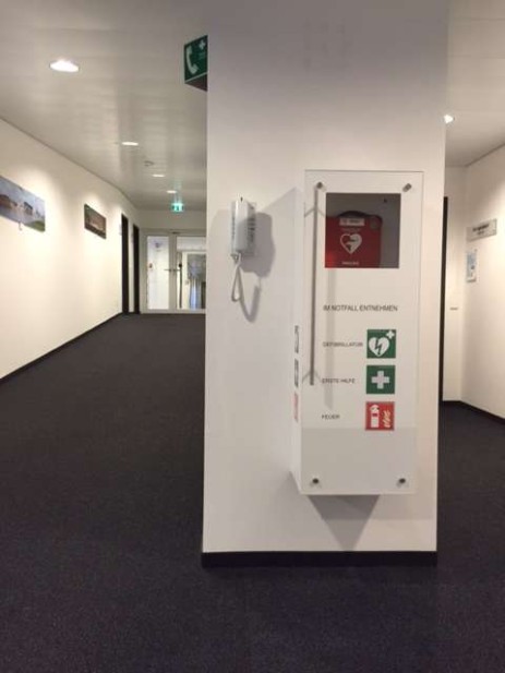 AED Wandschrank Versicherung